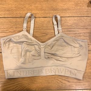 Large KB pumping and nursing bra